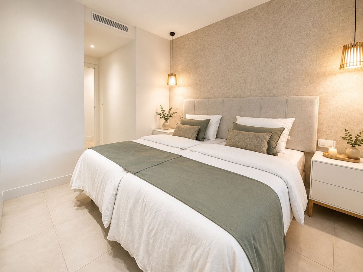 3 Bed Middle Floor Apartment in Selwo