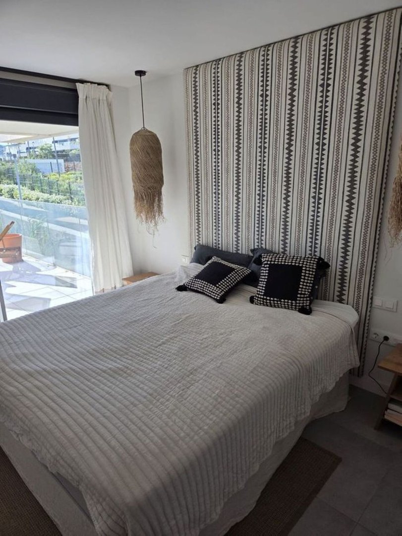 3 Bed Middle Floor Apartment in Estepona