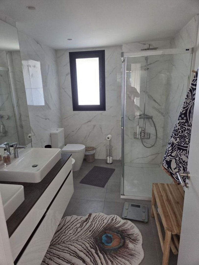 3 Bed Middle Floor Apartment in Estepona