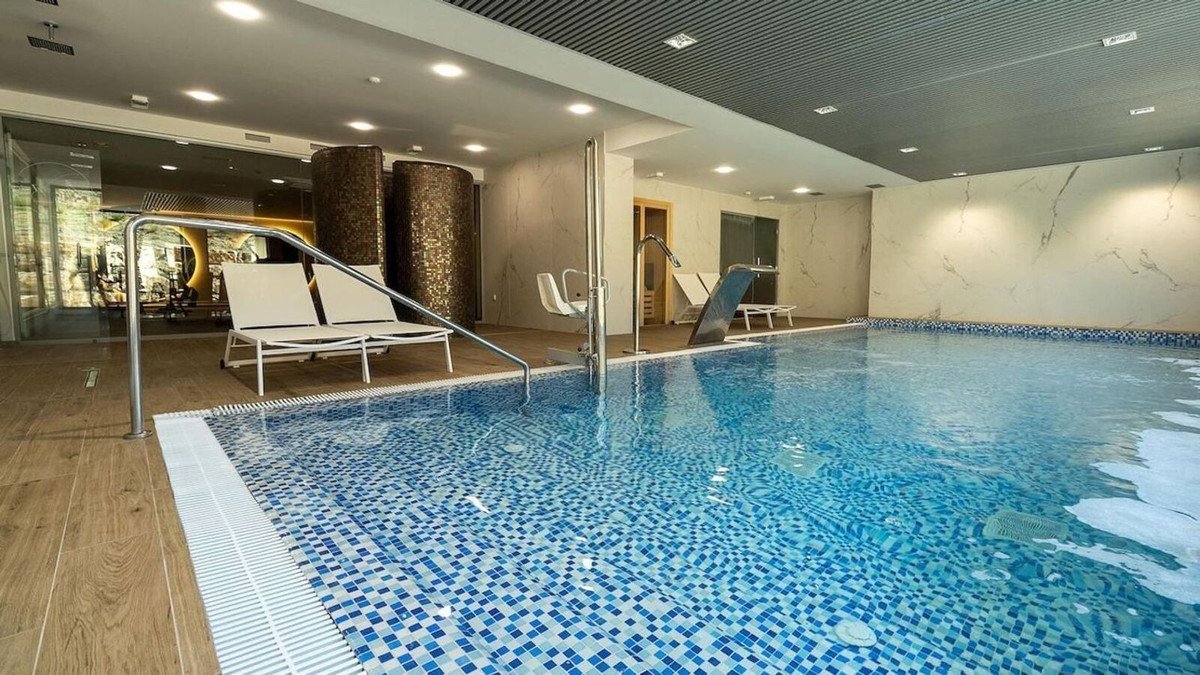 3 Bed Middle Floor Apartment in Estepona