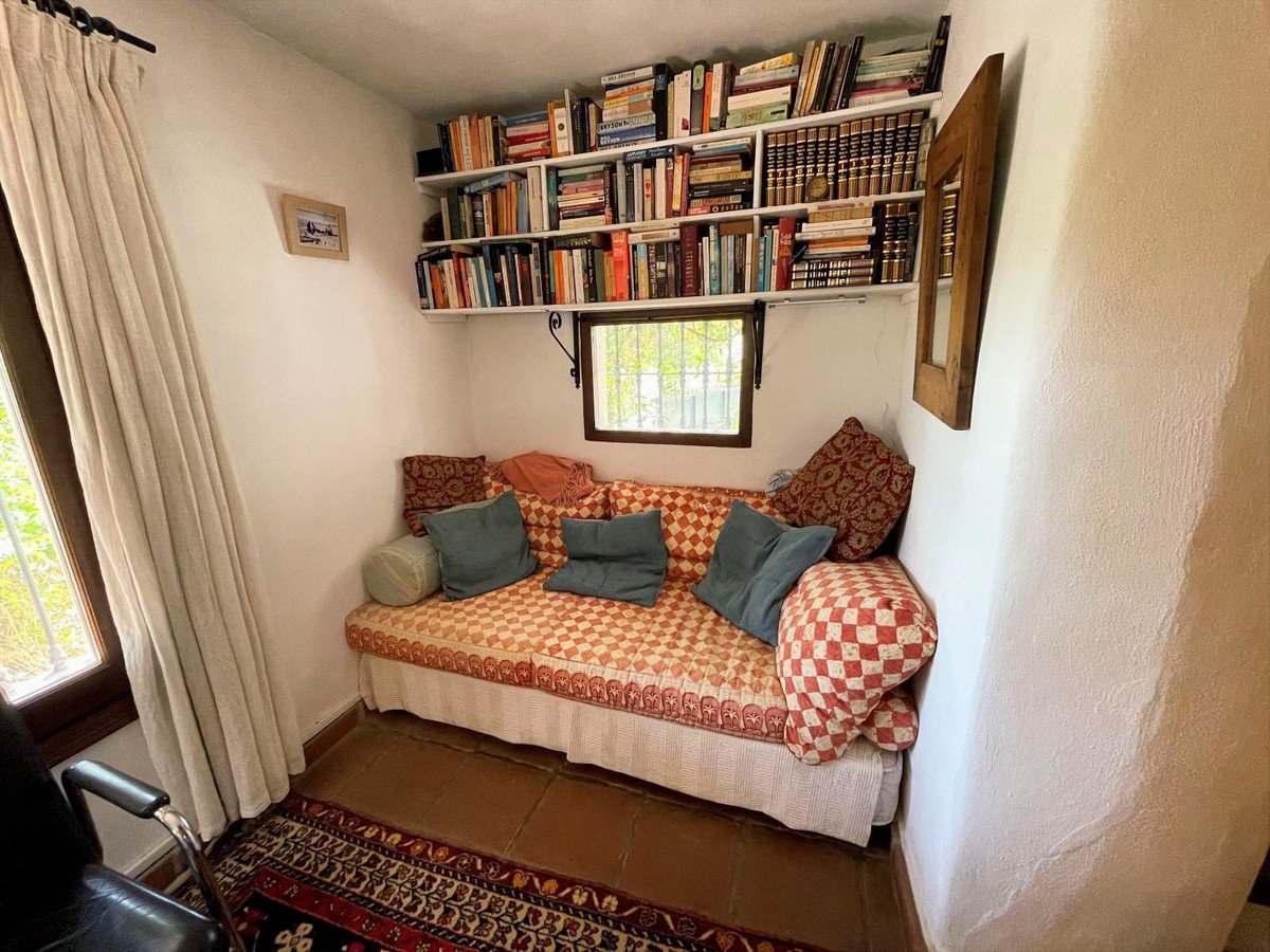 5 Bed Finca - Cortijo in Alora
