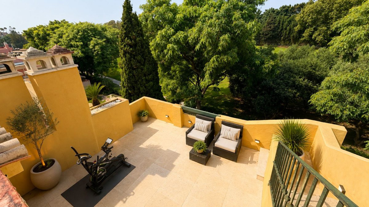 3 Bed Duplex in Guadalmina Alta