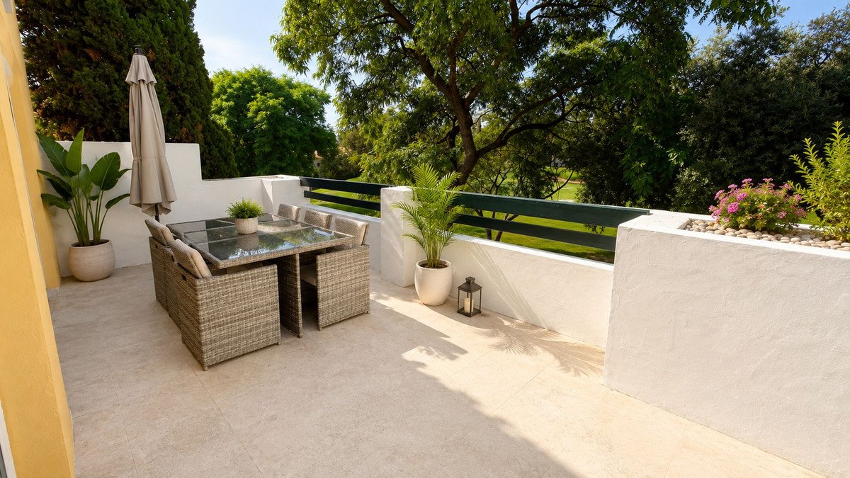3 Bed Duplex in Guadalmina Alta