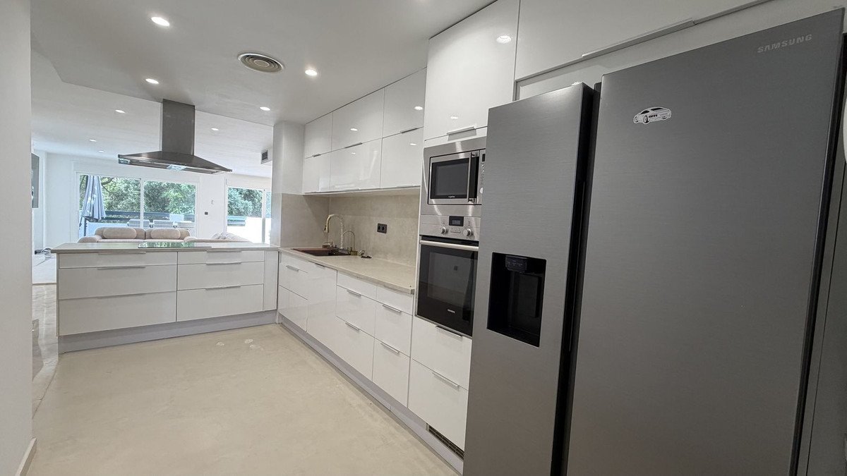 3 Bed Duplex in Guadalmina Alta