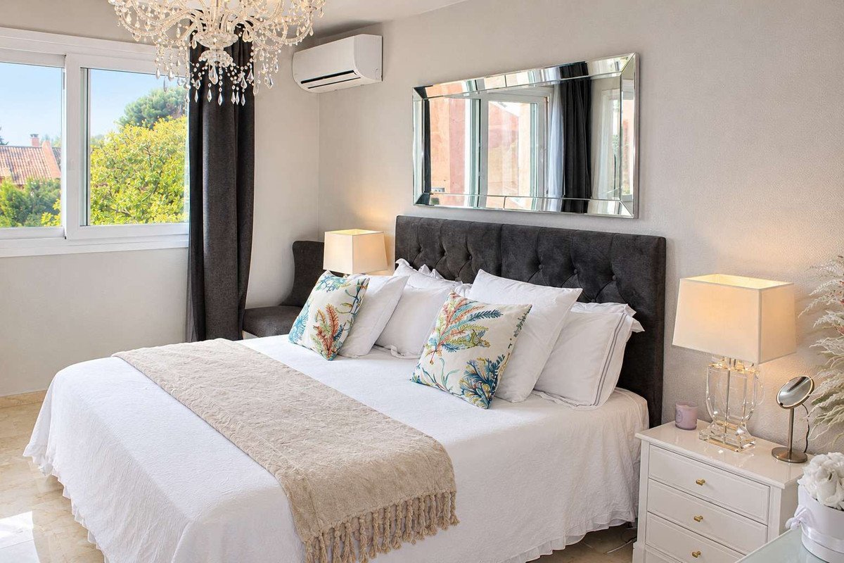5 Bed Townhouse in Marbella