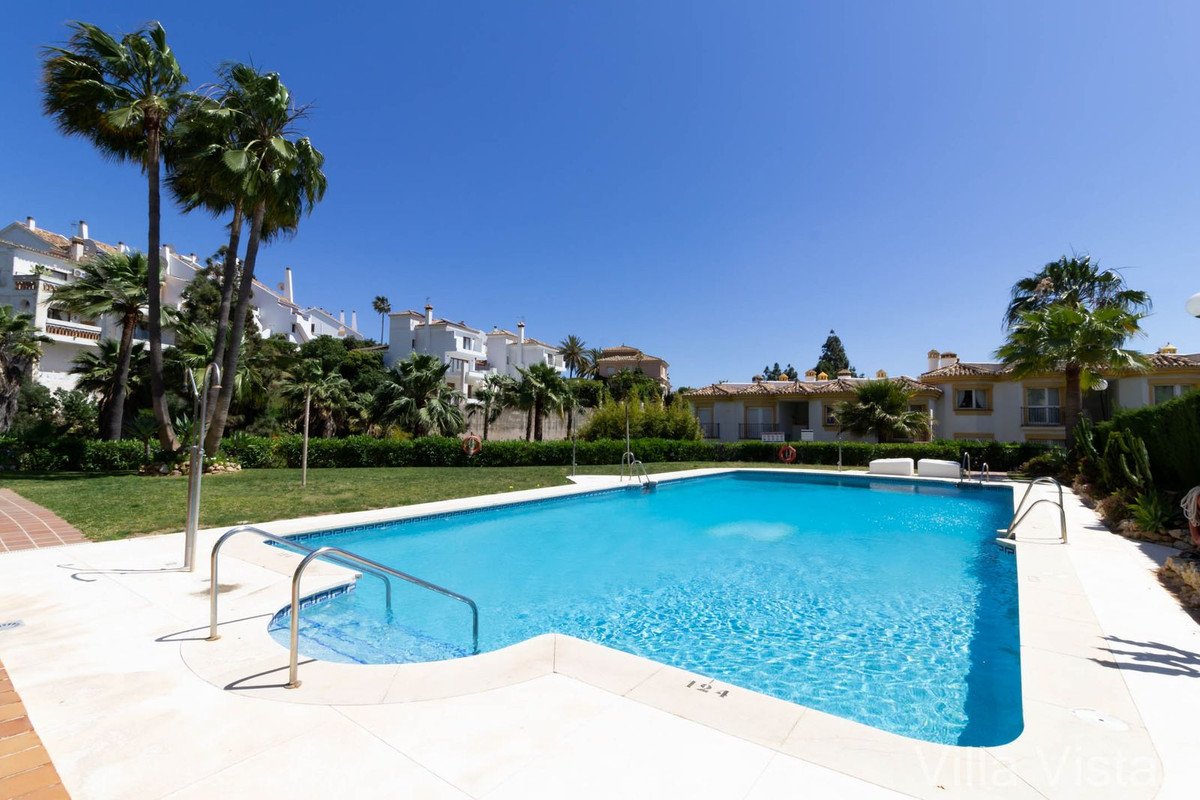 2 Bed Ground Floor Apartment in Calahonda