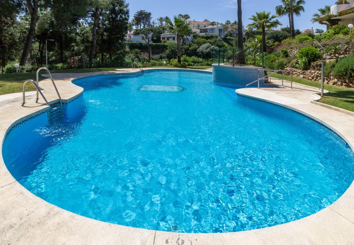2 Bed Ground Floor Apartment in Calahonda