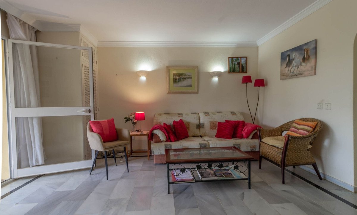 2 Bed Ground Floor Apartment in Calahonda