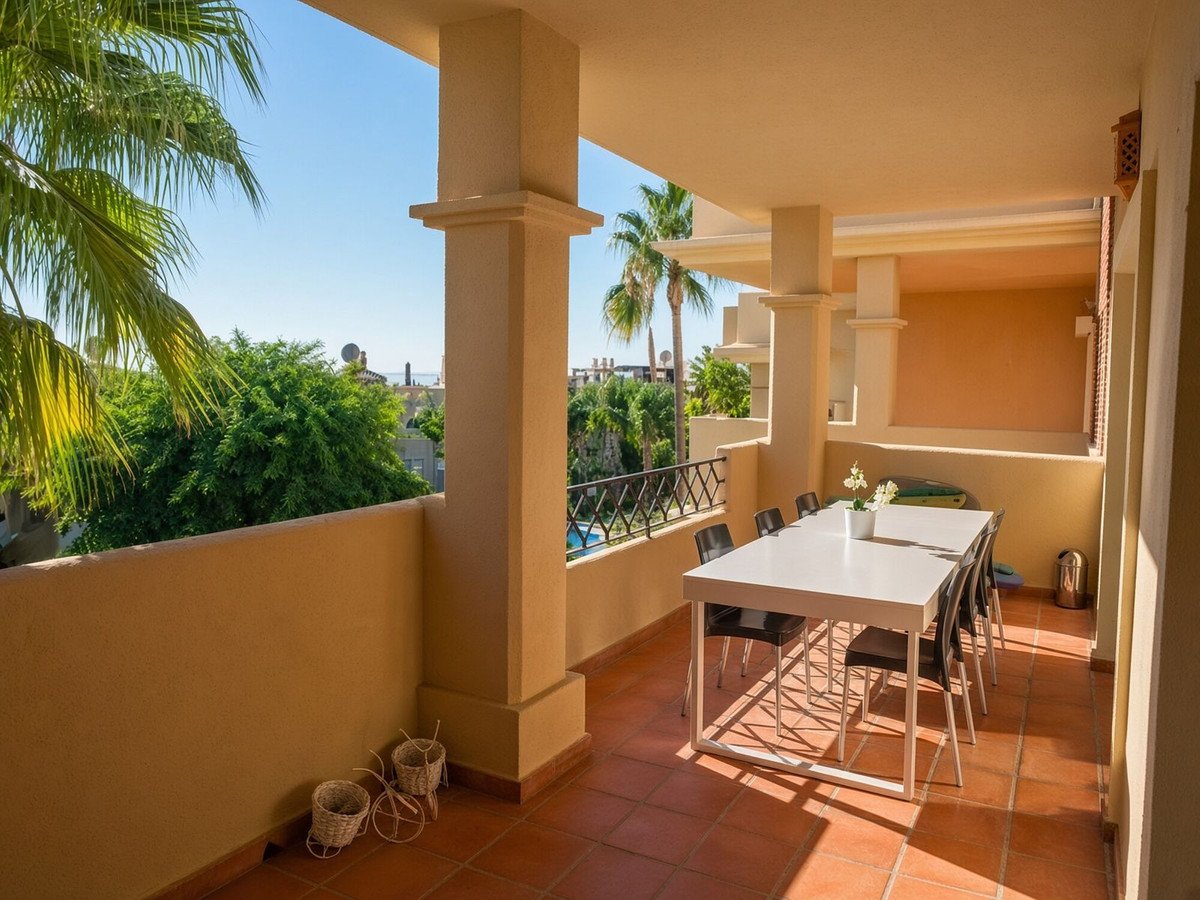 3 Bed Middle Floor Apartment in Bel Air