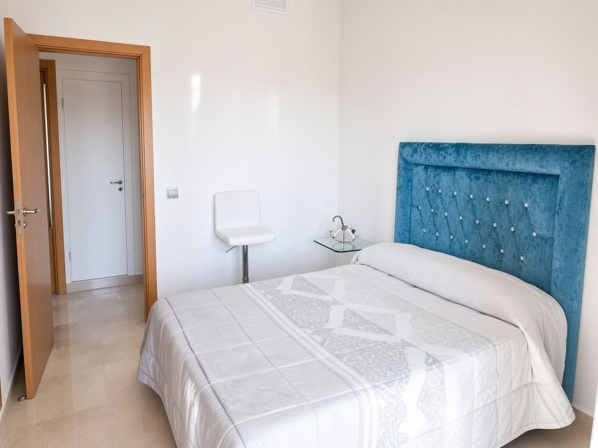 3 Bed Middle Floor Apartment in Bel Air