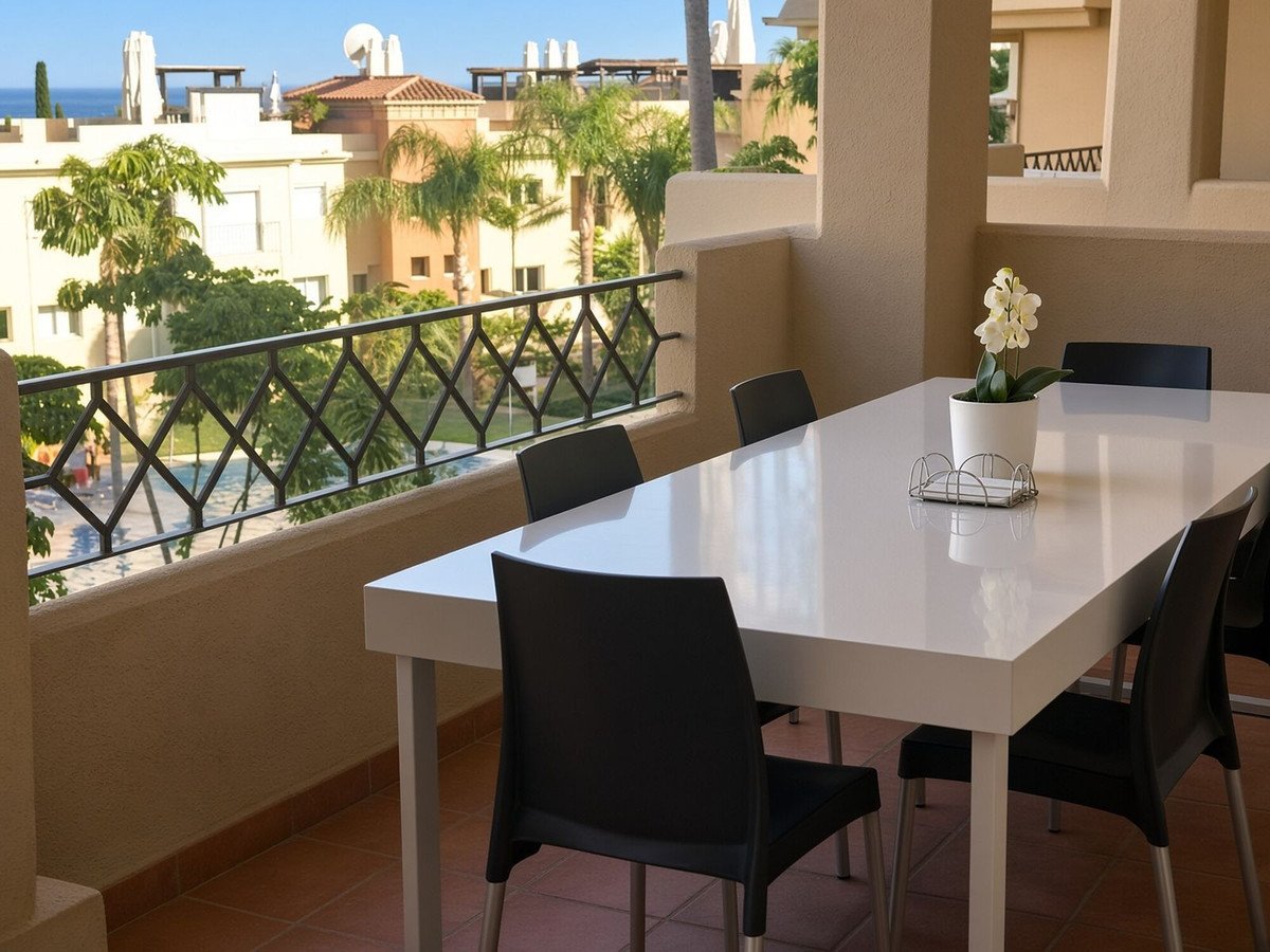 3 Bed Middle Floor Apartment in Bel Air