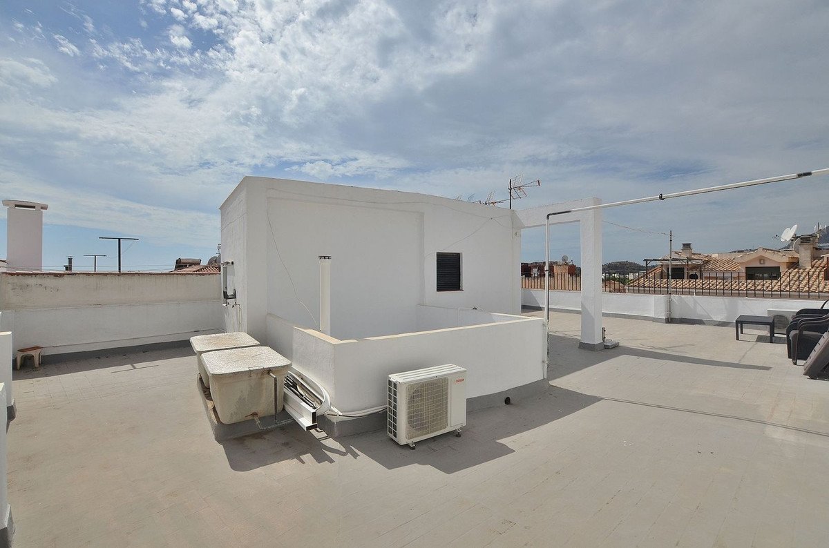2 Bed Top Floor Apartment in Arroyo de la Miel