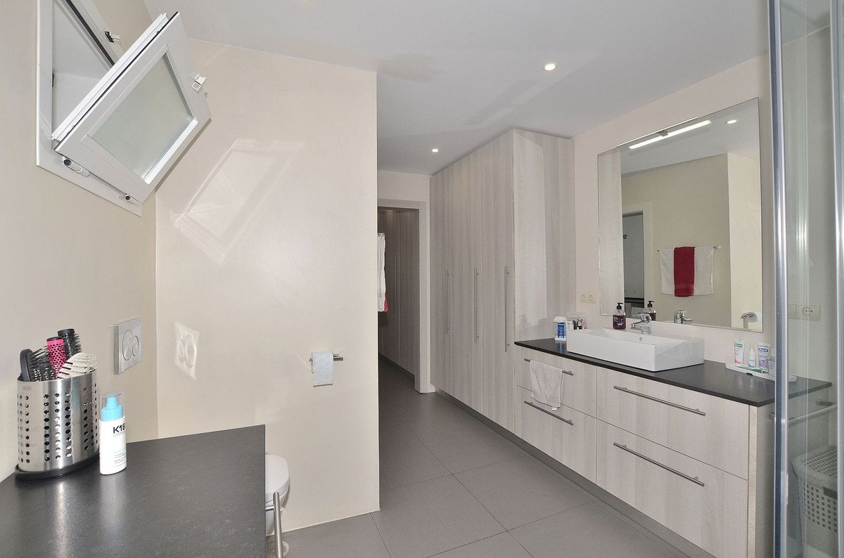 2 Bed Top Floor Apartment in Arroyo de la Miel