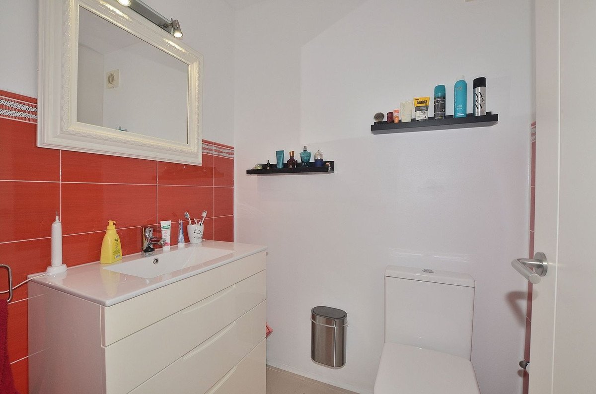 2 Bed Top Floor Apartment in Arroyo de la Miel
