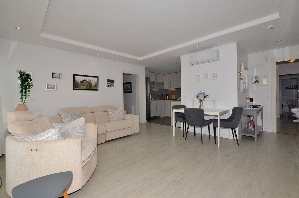 2 Bed Top Floor Apartment in Arroyo de la Miel