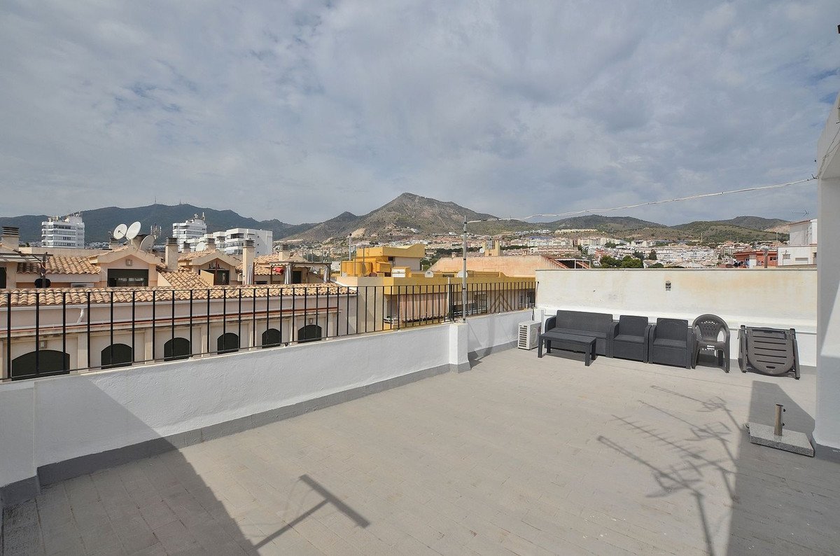 2 Bed Top Floor Apartment in Arroyo de la Miel