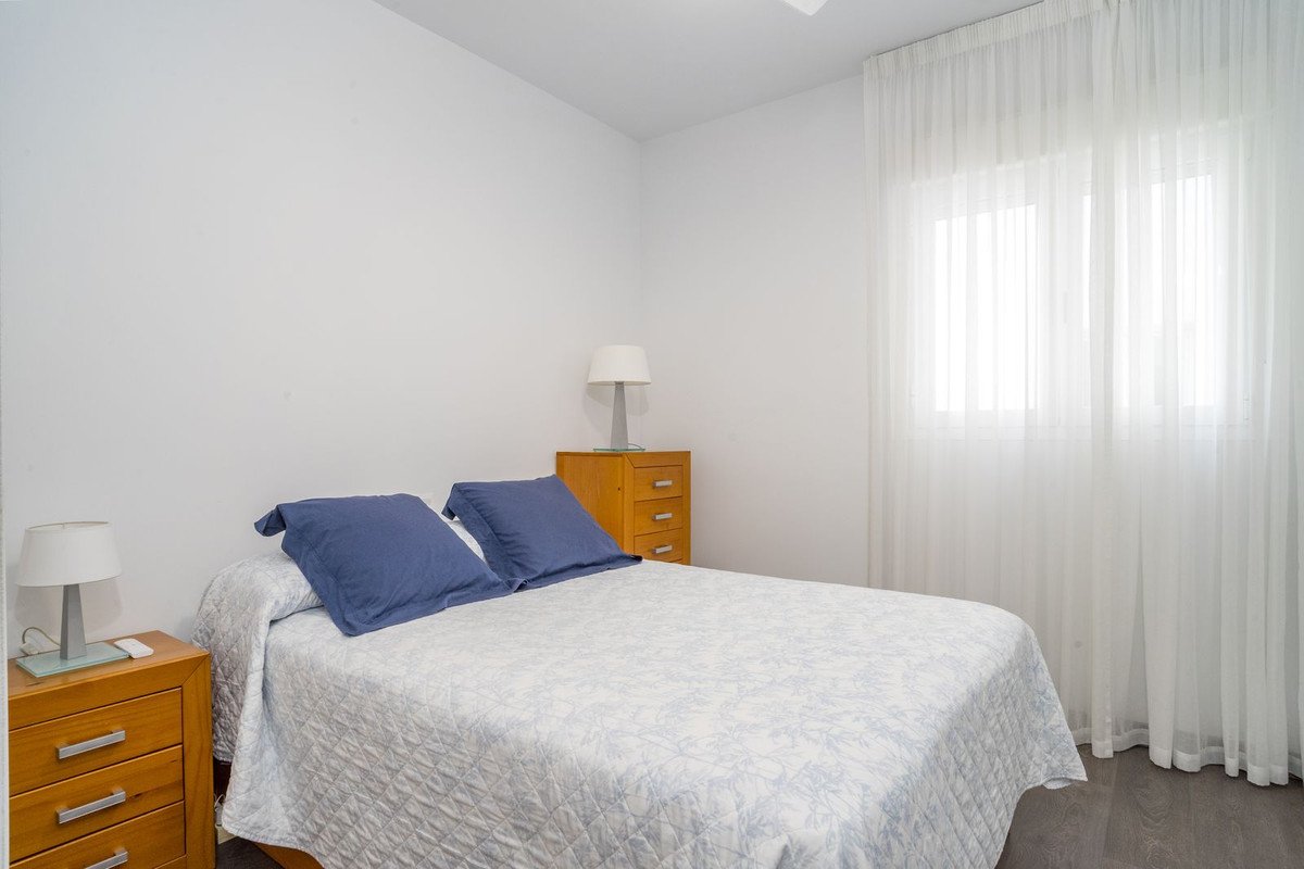 3 Bed Middle Floor Apartment in Estepona