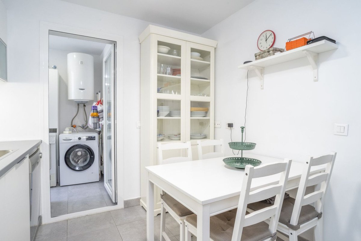 3 Bed Middle Floor Apartment in Estepona