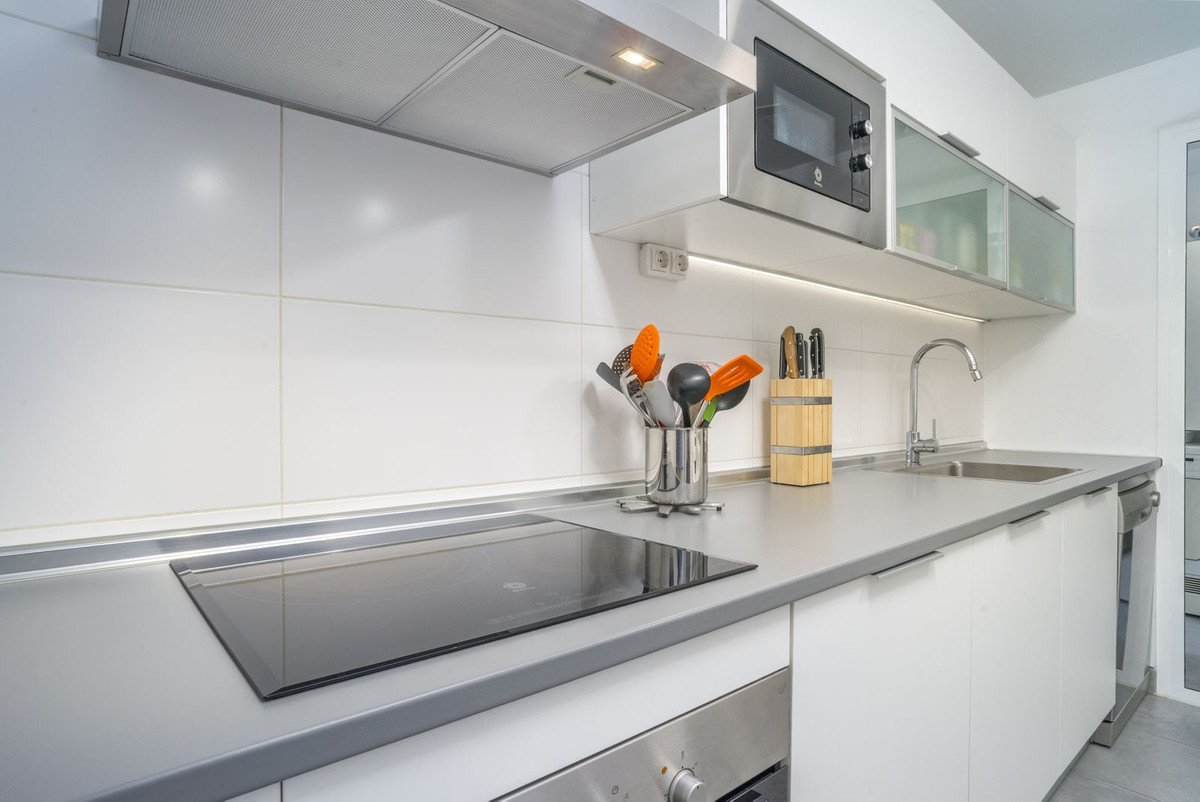 3 Bed Middle Floor Apartment in Estepona
