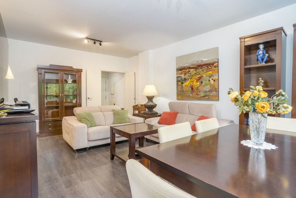 3 Bed Middle Floor Apartment in Estepona