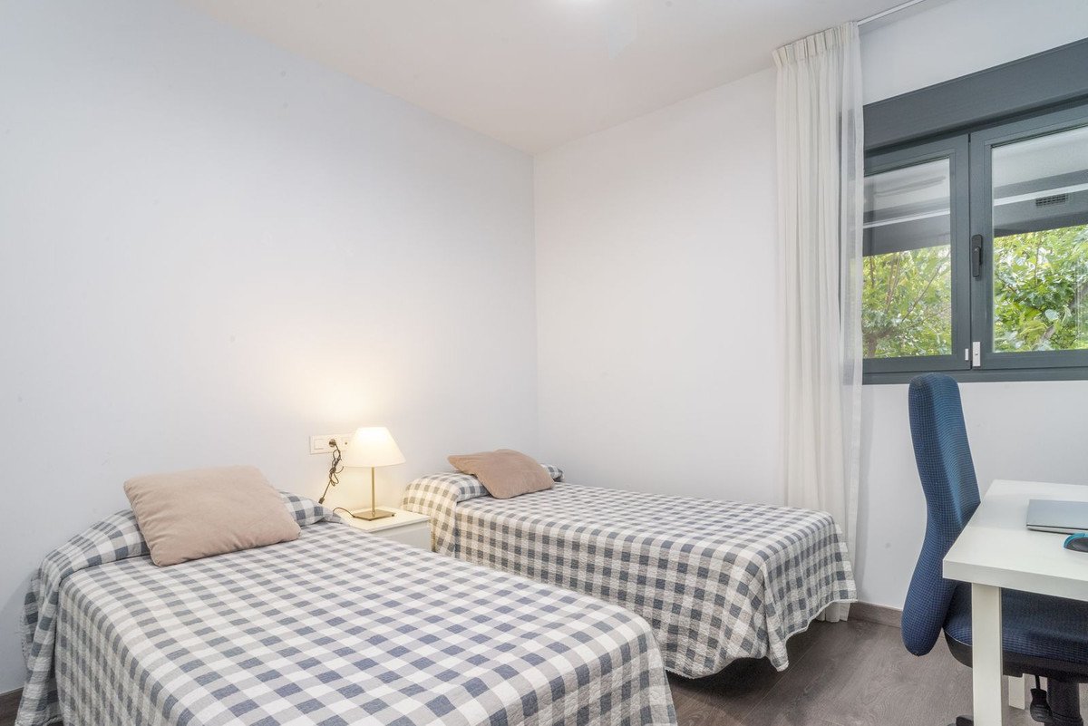 3 Bed Middle Floor Apartment in Estepona
