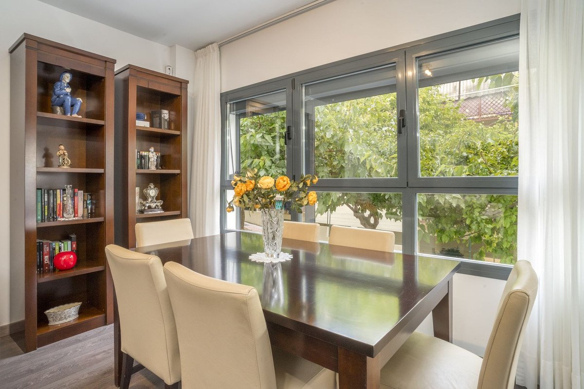 3 Bed Middle Floor Apartment in Estepona