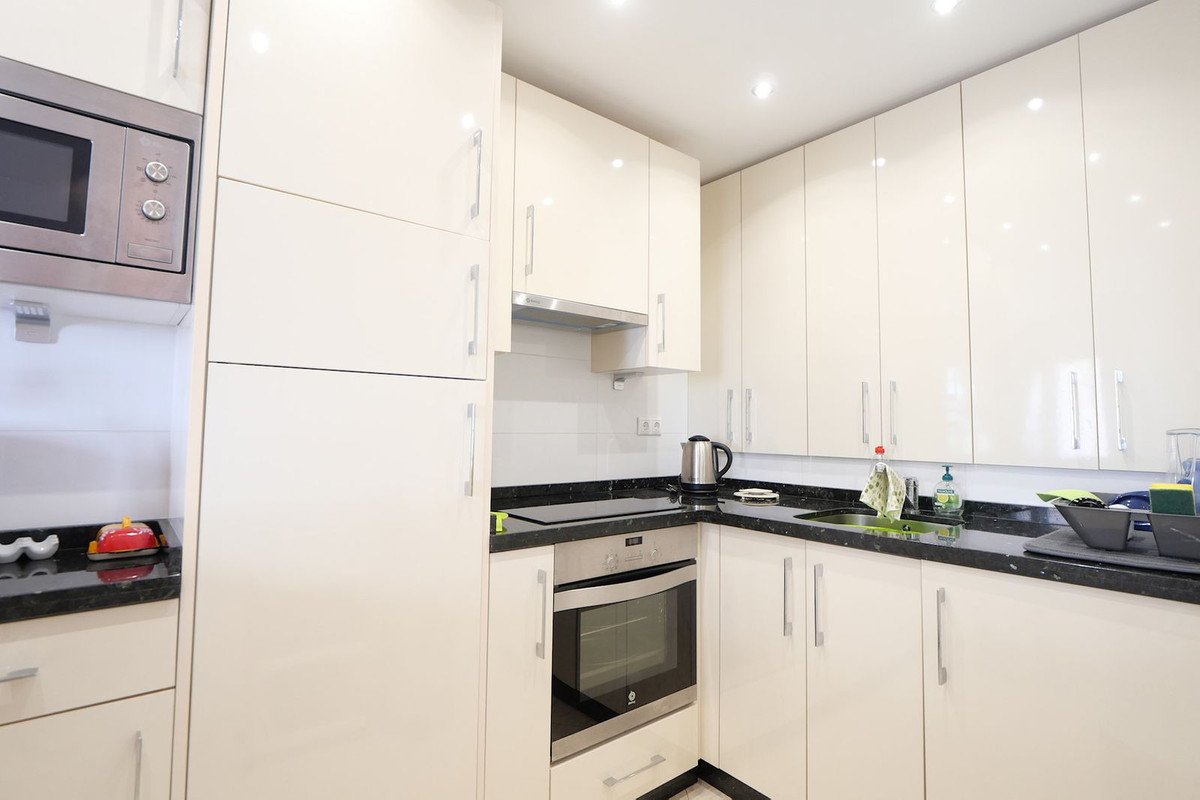2 Bed Middle Floor Apartment in Puerto de Cabopino
