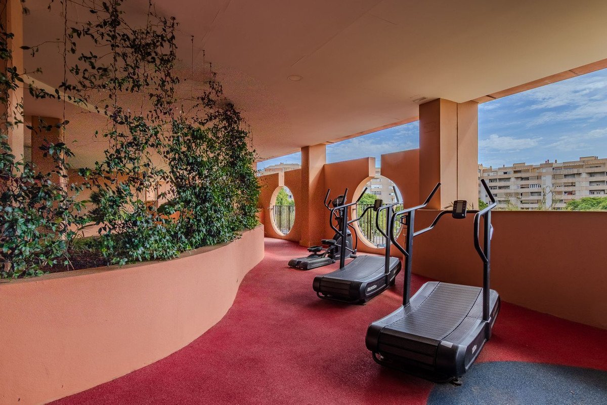 3 Bed Penthouse in Teatinos