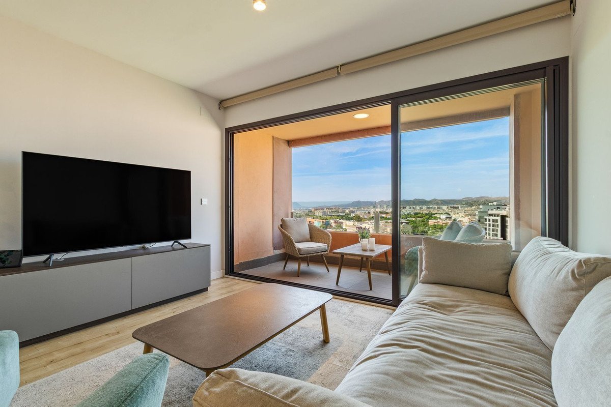 3 Bed Penthouse in Teatinos