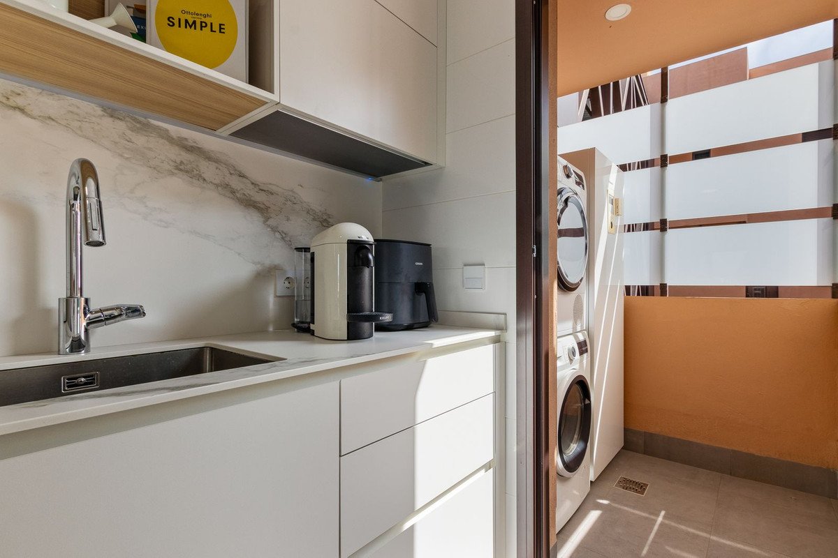 3 Bed Penthouse in Teatinos