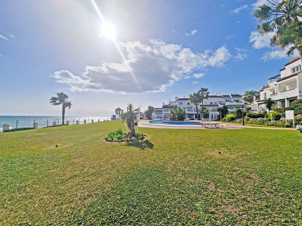 2 Bed Ground Floor Apartment in Calahonda