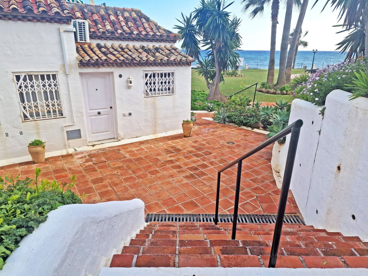 2 Bed Ground Floor Apartment in Calahonda