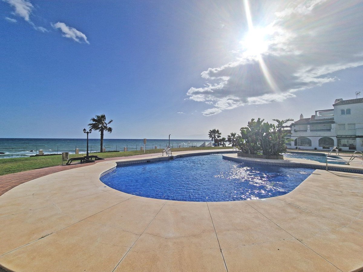 2 Bed Ground Floor Apartment in Calahonda