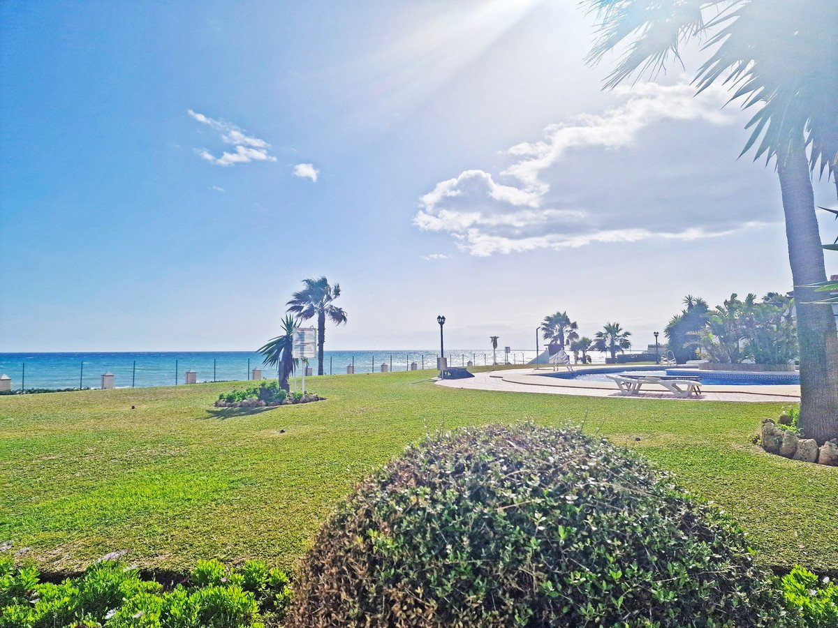 2 Bed Ground Floor Apartment in Calahonda