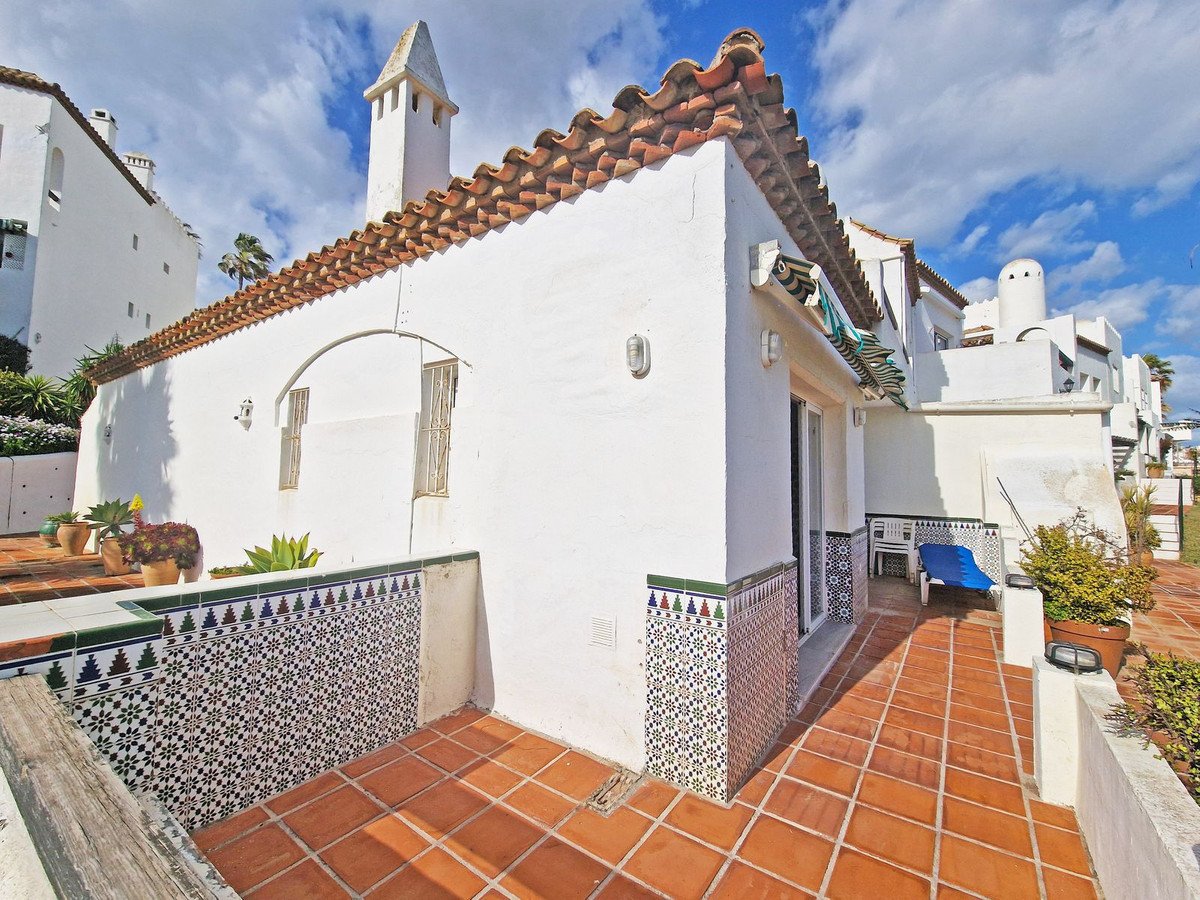 2 Bed Ground Floor Apartment in Calahonda