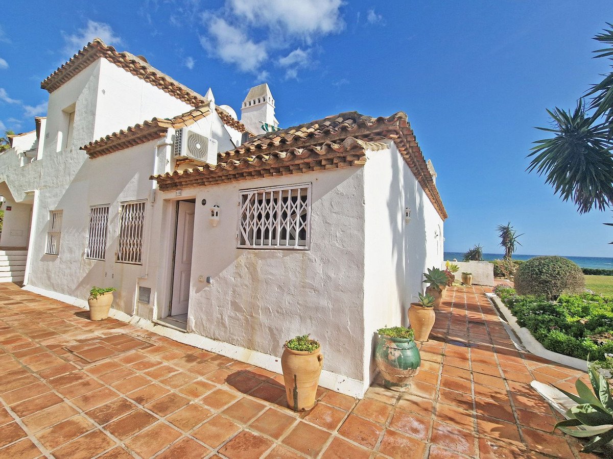 2 Bed Ground Floor Apartment in Calahonda