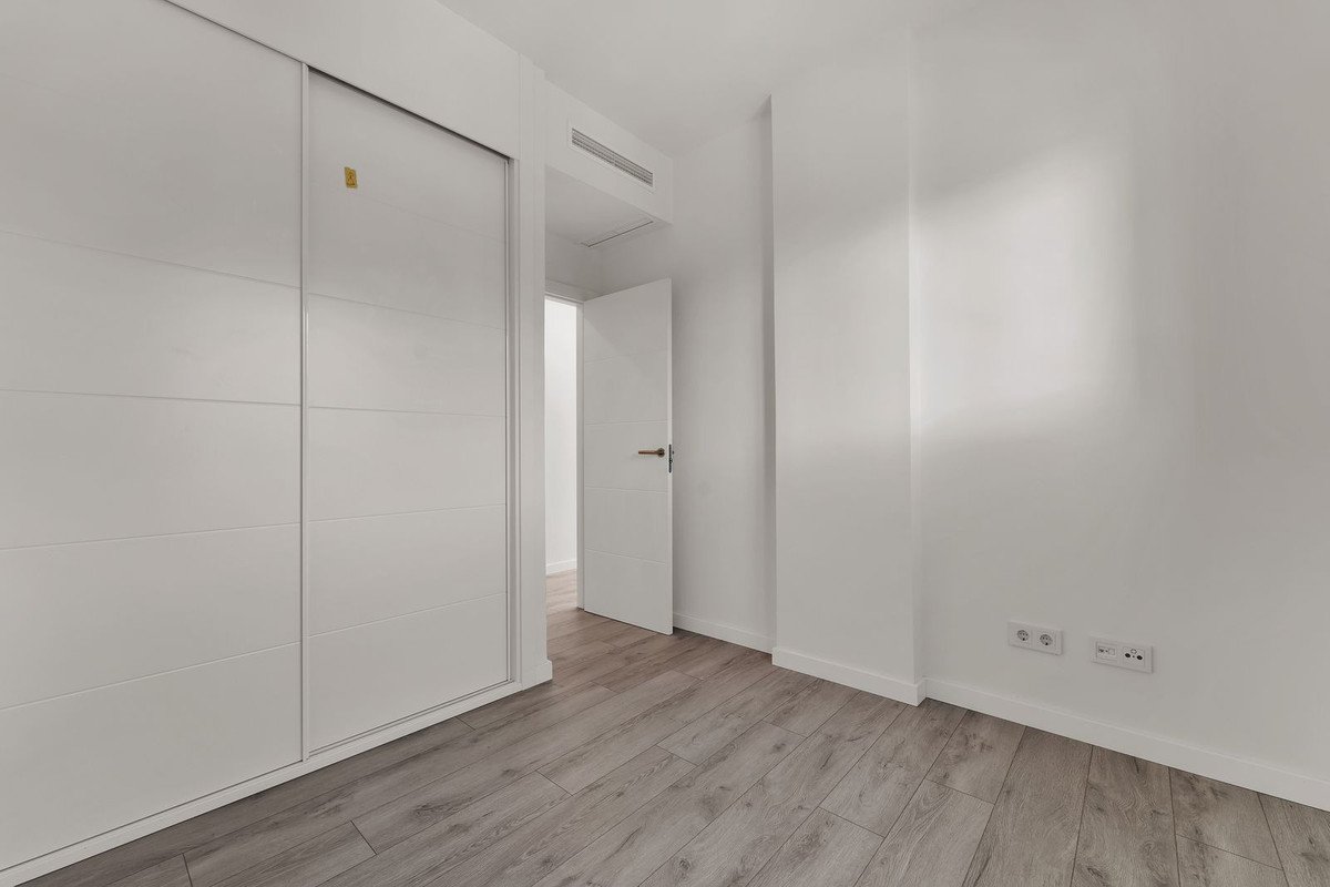 3 Bed Middle Floor Apartment in Estepona