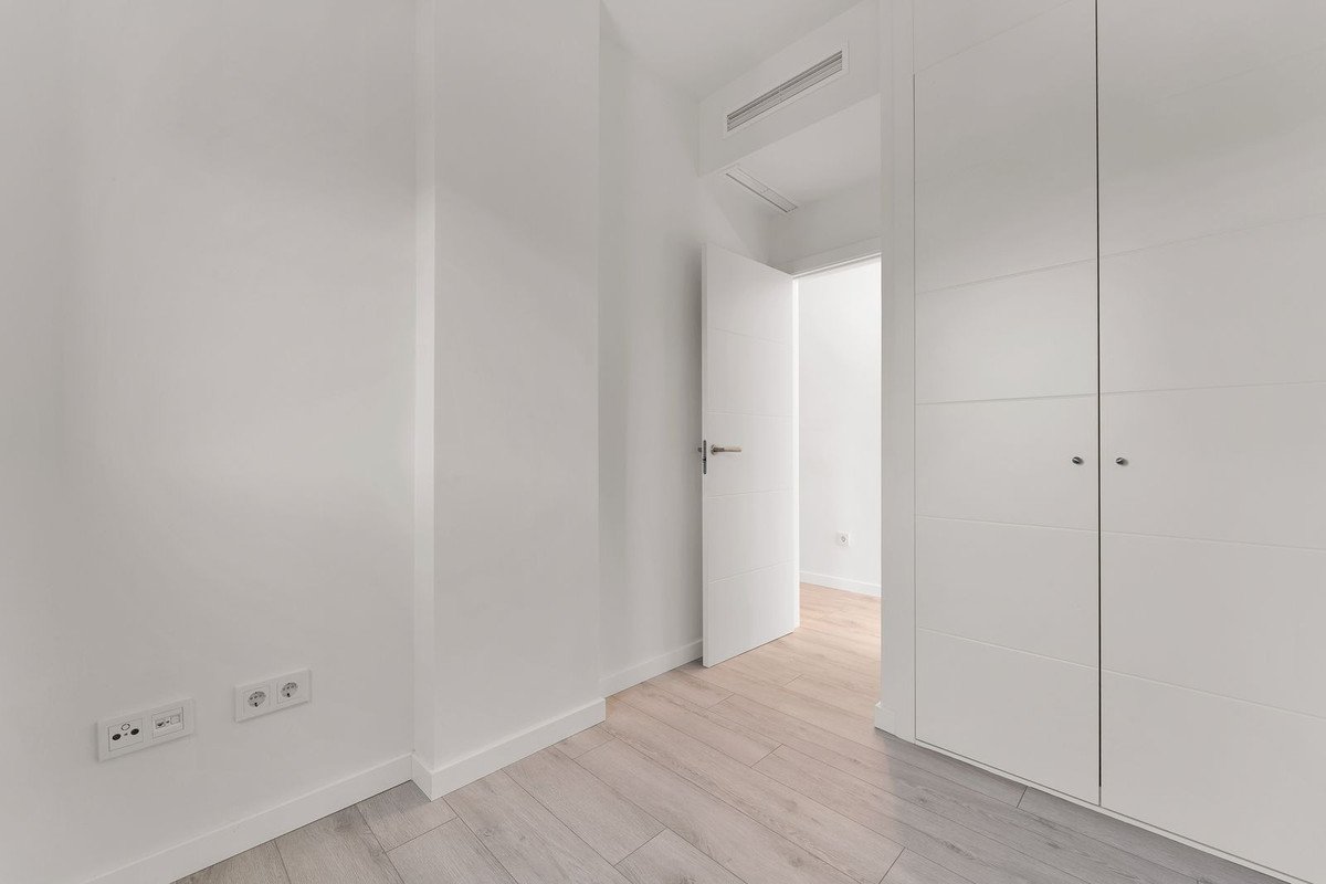 3 Bed Middle Floor Apartment in Estepona