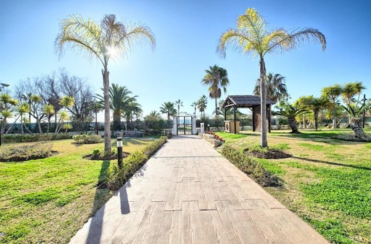 1 Bed Middle Floor Apartment in Puerto Banús