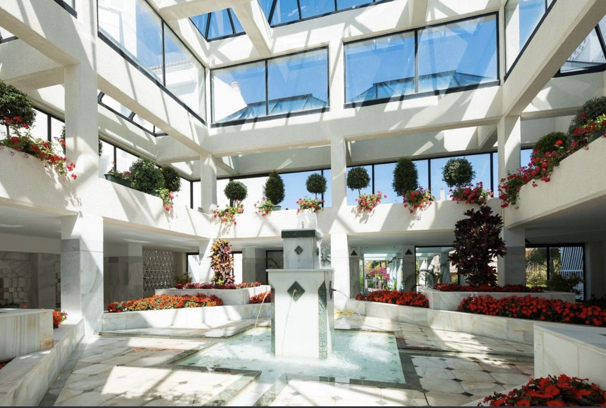 1 Bed Middle Floor Apartment in Puerto Banús