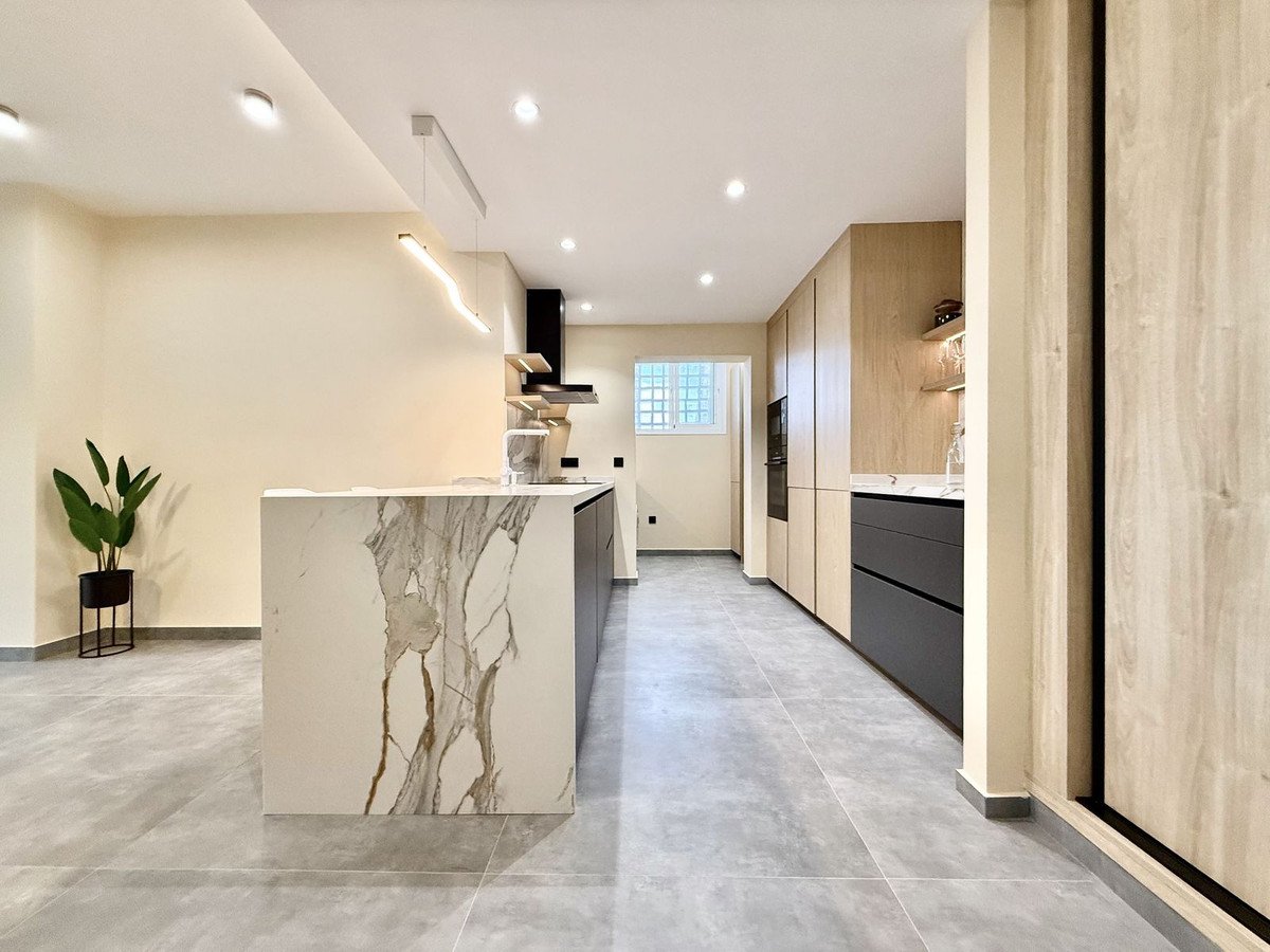 1 Bed Middle Floor Apartment in Puerto Banús