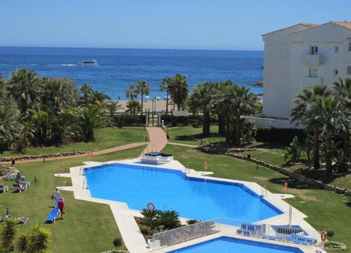 1 Bed Middle Floor Apartment in Puerto Banús