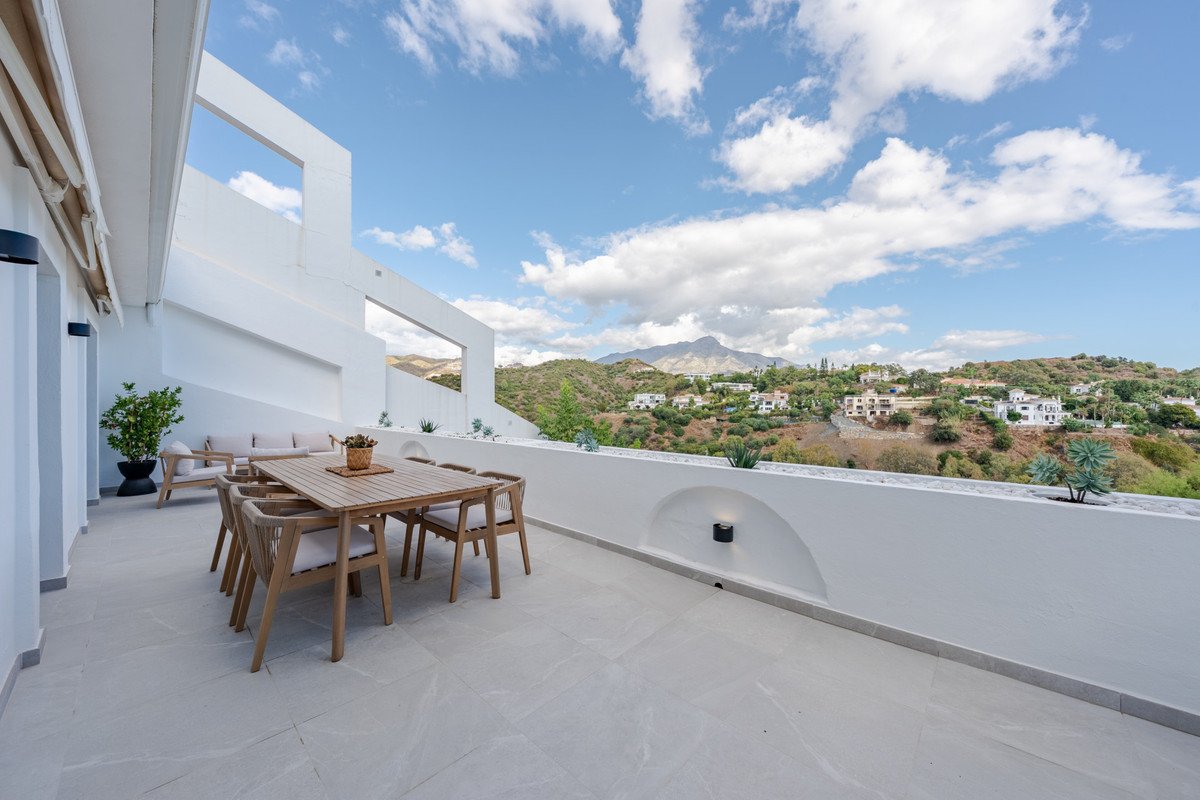 3 Bed Middle Floor Apartment in La Quinta