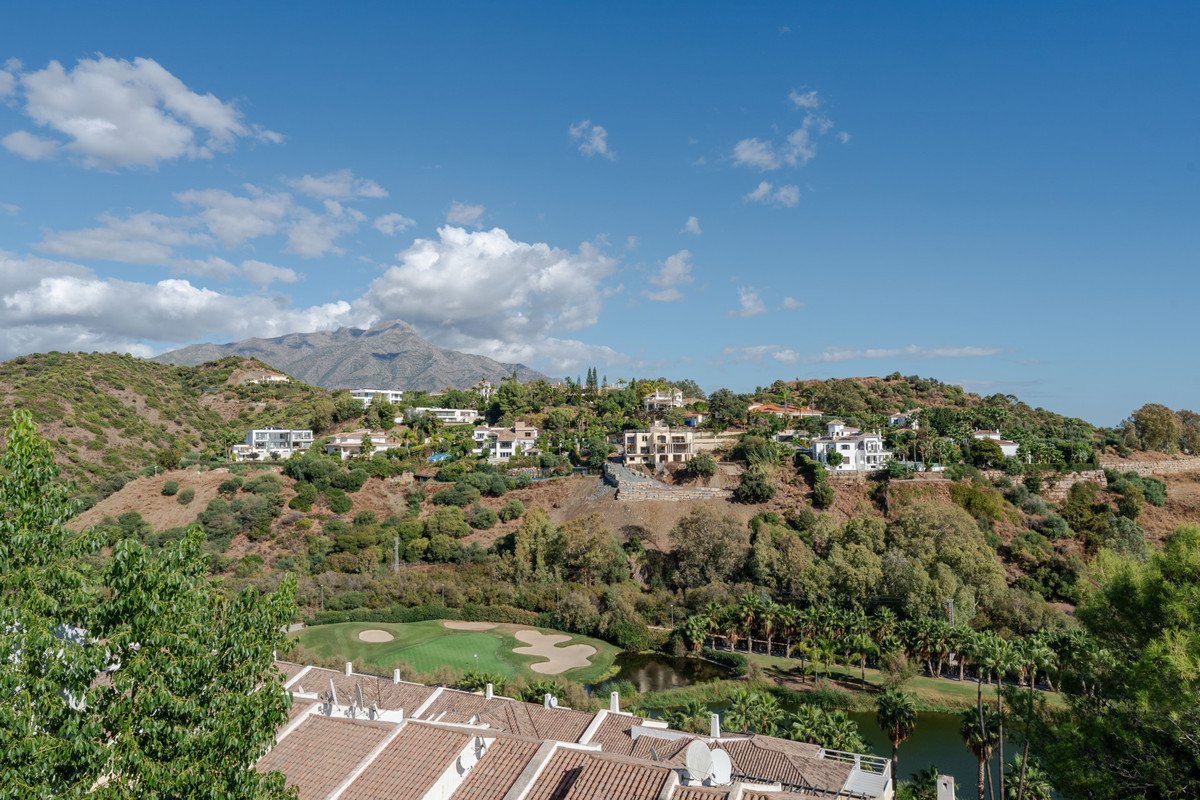 3 Bed Middle Floor Apartment in La Quinta