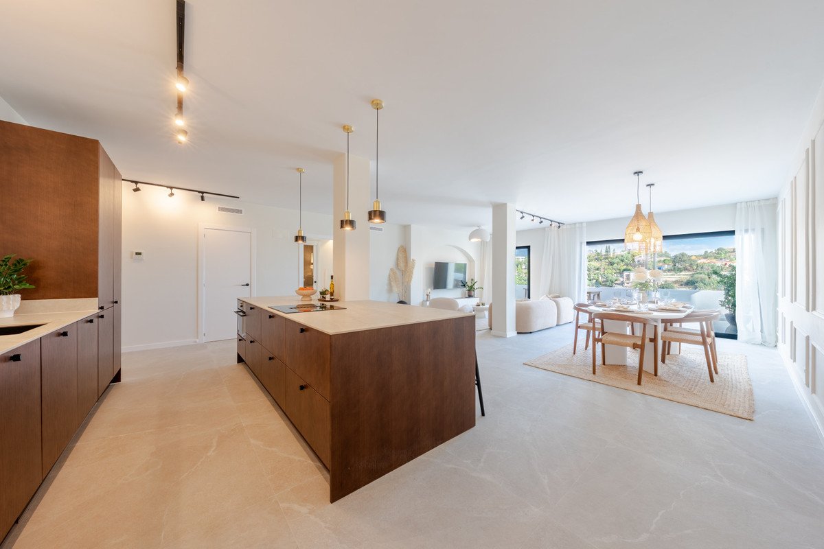 3 Bed Middle Floor Apartment in La Quinta