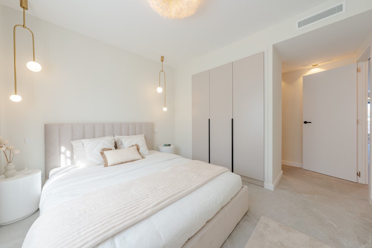 3 Bed Middle Floor Apartment in La Quinta
