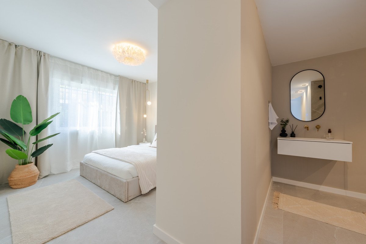 3 Bed Middle Floor Apartment in La Quinta