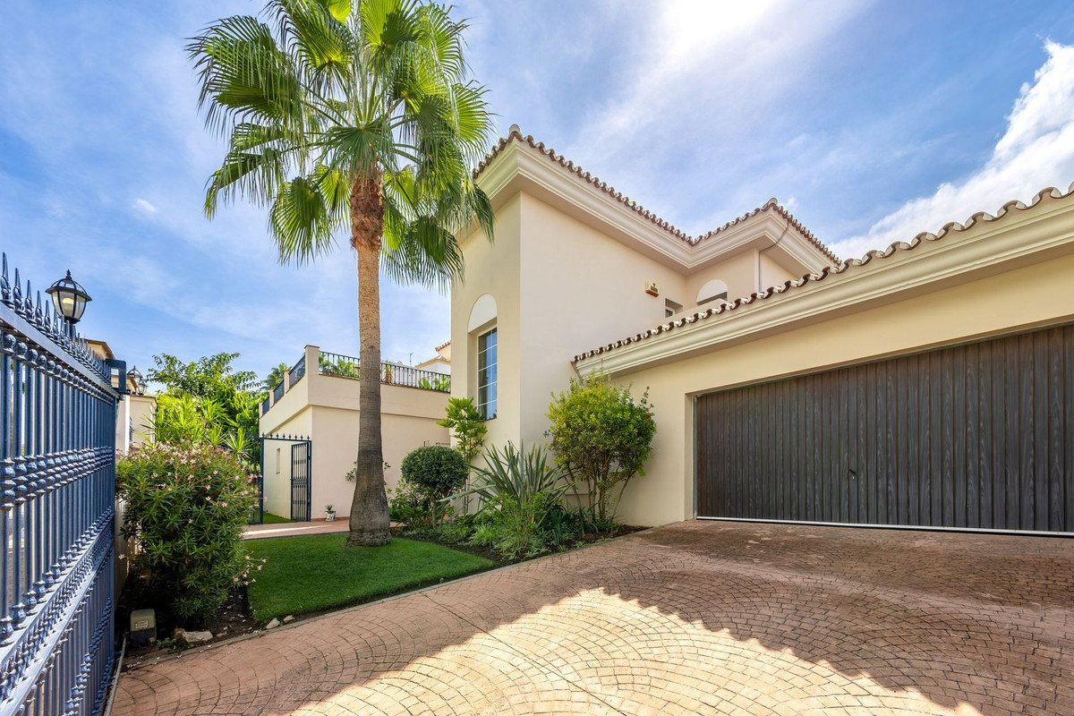 3 Bed Detached Villa in Alhaurin Golf