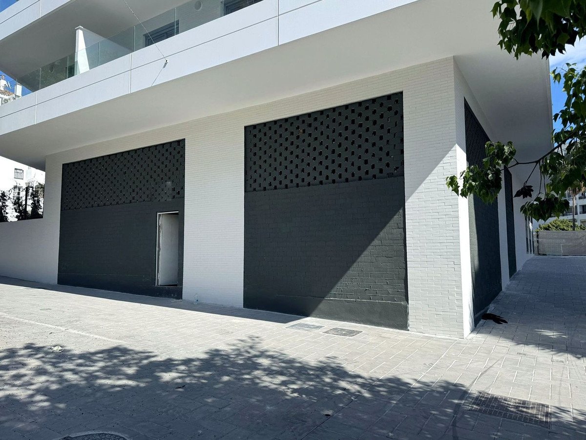 Commercial Premises in Nueva Andalucía