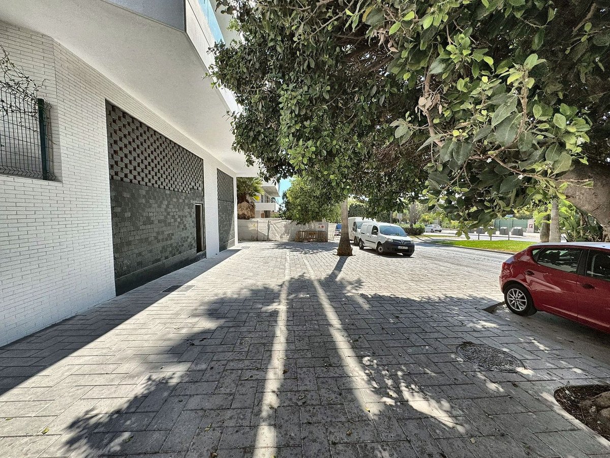 Commercial Premises in Nueva Andalucía